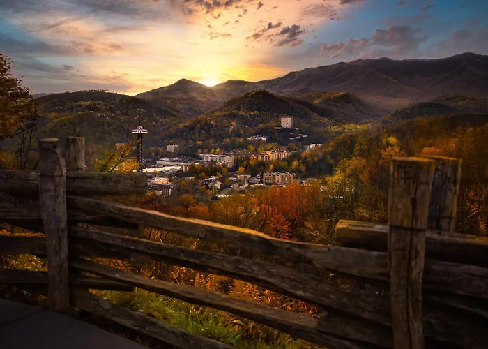 Apple Valley Hideaway, 1089 Of Free Attraction Tickets For Each Paid Day, Dollywood And More! Pigeon Forge